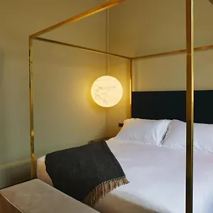 Hotel The Vices